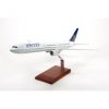 B767-400 Continental/United 1/100 Scale Model KB767CAUTR Toys & Models