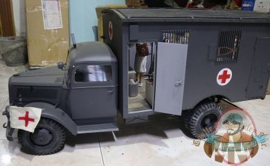 Toy Model 1/6 Metal TM-1506 Opel Blitz Ambulance in Panzer Grey