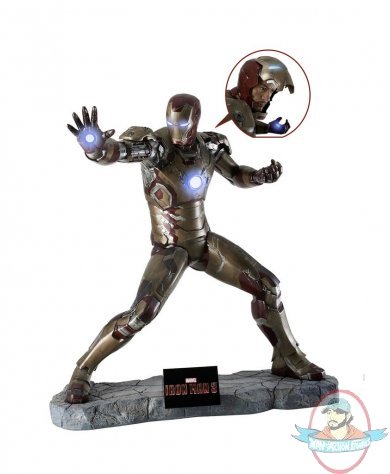 Iron Man 3 (Battle Version) with RDJ Head Life-Size Statue Section 9