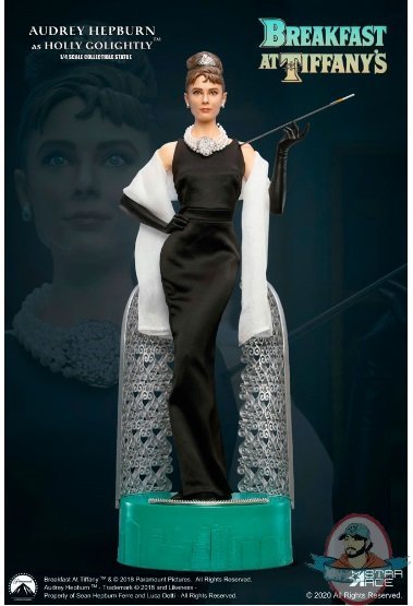1/4 Audrey Hepburn as Holly Golightly Statue Star Ace 906878