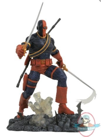 DC Comics Gallery Deathstroke PVC Statue by Diamond Select