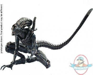 1:18 Scale Aliens Crouching Alien Warrior PX Figure Hiya Toys