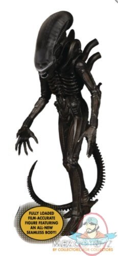 The One:12 Collective Alien Deluxe Edition Mezco