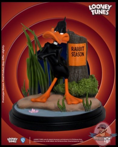 1/6 Scale Daffy Duck Diorama MG Collectibles and Toys 910269