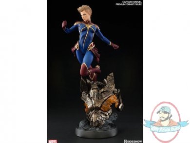 Marvel 1/4 Scale Premium Format Captain Marvel Sideshow Collectibles