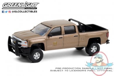 1:64 Hot Pursuit Series 37 2017 Chevrolet Silverado 1500 Greenlight