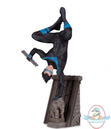 DC Comics Bat Family Nightwing Multi-Part Statue Diorama DC Comics