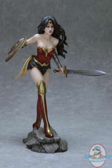 Fantasy Figure Gallery DC Comics Wonder Woman Statue Yamato