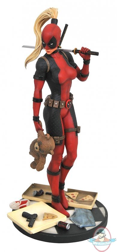 Marvel Premier Lady Deadpool Statue by Diamond Select