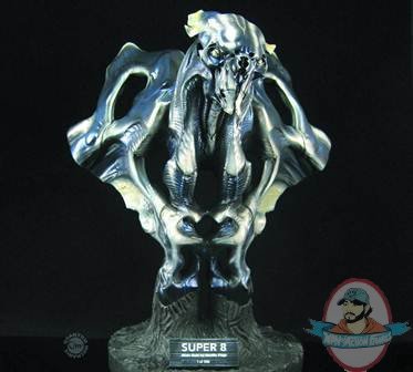 Super 8 Alien Le Bust by Quantum Mechanix