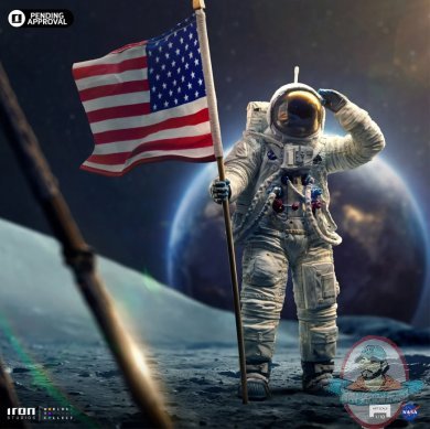 1/10 Apollo 11 Astronaut Art Scale Statue Iron Studios