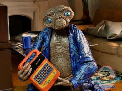 E.T: 40th Anniversary Telepathic E.T. Ultimate Action Figure by NECA