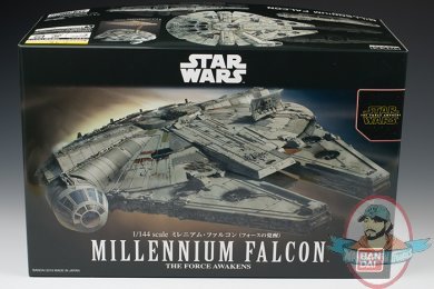 BAN202288: Millennium Falcon "Star Wars: The Force Awakens"