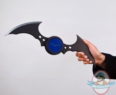 Batman: Arkham Knight Prop Replica Batarang by Neca