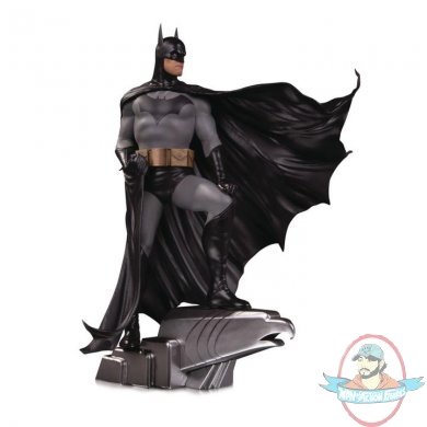 DC Designer Series Batman by Alex Ross Deluxe Statue