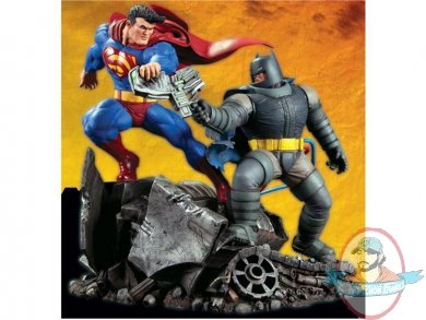 The Dark Knight Returns Batman Vs. Superman Battle Statue by DC Direct
