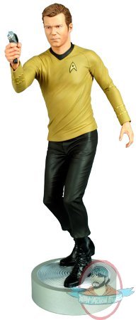Star Trek Captain Kirk 1:4 Scale Statue by Hollywood Collectibles