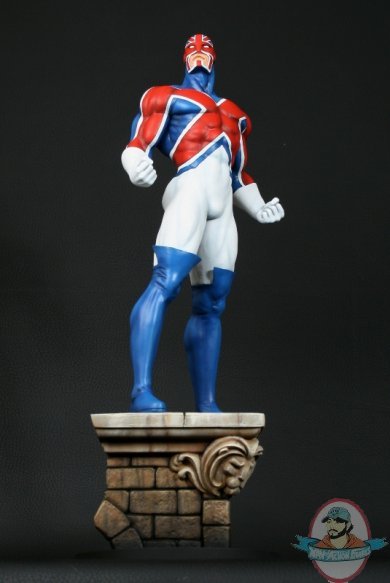 Captain Britain 16" Statue by Bowen Designs