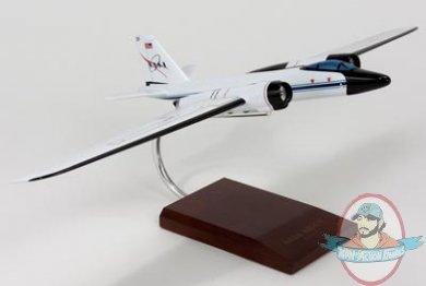 WB-57F 1/72 Scale Model CB57FT by Toys & Models