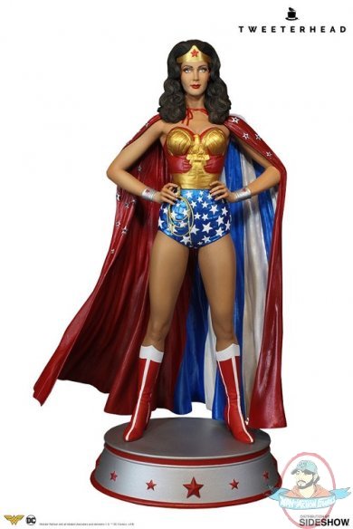 Dc Wonder Woman Lynda Carter Cape Variant Maquette by Tweeterhead