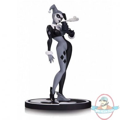 Batman Black and White Harley Quinn Statue by Dc Collectibles