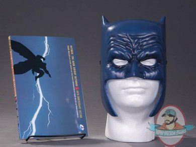 Batman Dark Knight Returns Book & Mask Set By DC Comics