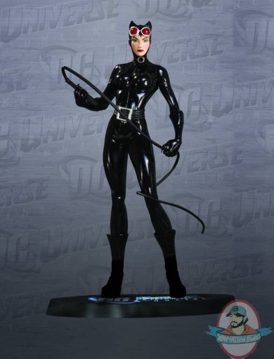 DC Universe Online: Catwoman Statue by DC Direct