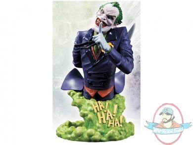 The New 52 DC Comics Super Villains Joker Bust by Dc Collectibles