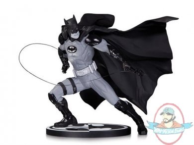 Batman Black & White Statue (Ivan Reis) DC Collectibles