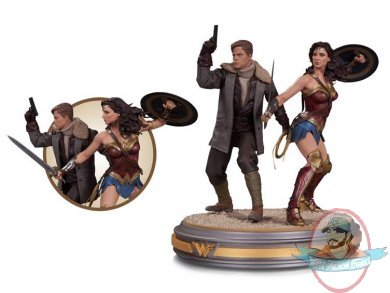 1/6 Scale Wonder Woman & Steve Trevor Statue By DC Collectibles