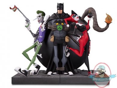 The Joker & Harley Quinn Bookend Set Dc Collectibles