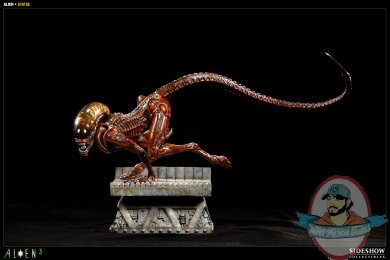 Dog Alien 1/5 Scale Statue by Sideshow Collectibles