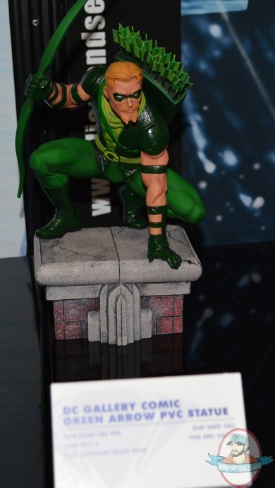 DC Gallery Comic Green Arrow PVC Statue by Diamond Select