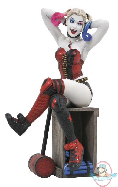 DC Gallery Comic Harley Quinn PVC Statue by Diamond Select