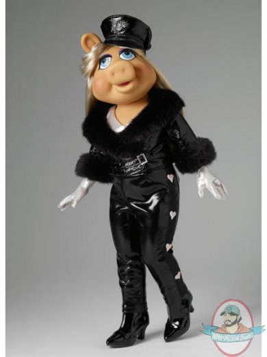 Tonner Muppets Hog Wild Miss Piggy Doll