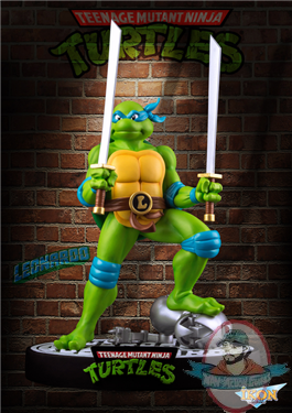 Teenage Mutant Ninja Turtles Leonardo on Defeated Mouser 15" Statue