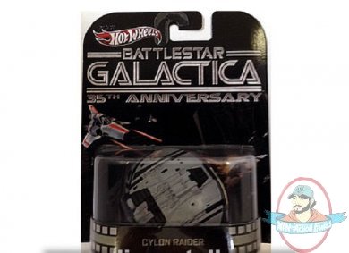1:64 Hot Wheels Retro Battlestar Galactica Cylon Raider Mattel