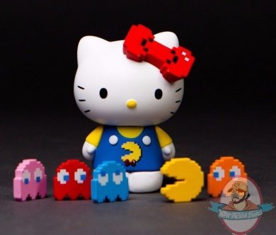 SDCC 2017 BAIT Exclusive Colored Hello Kitty Pacman Figures W Keychain