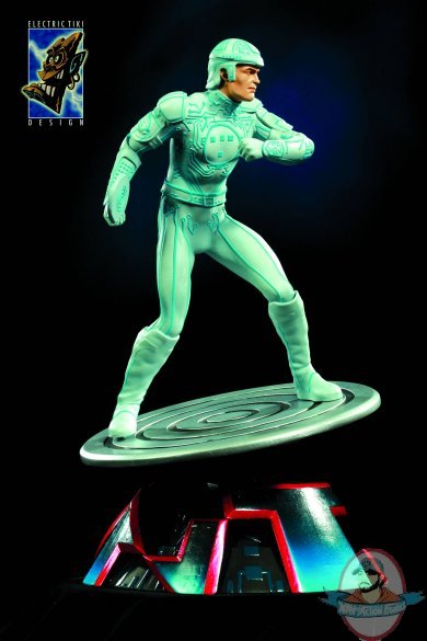 Classic Heroes Tron Statue by Electric Tiki 