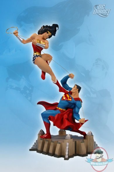 Wonder Woman Vs. Superman Mini Statue by DC Direct