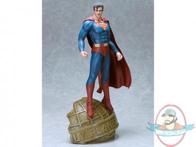 DC Comics Fantasy Figure Gallery 1/6 Scale Superman by Luis Royo