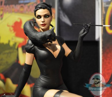 dc bombshells catwoman statue