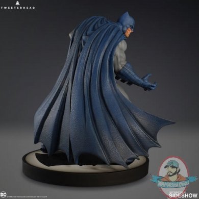 2019_06_13_18_25_37_https_www.sideshow.com_storage_product_images_904784_batman_dark_knight_dc_com.jpg