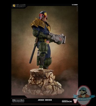 2019_08_30_13_58_32_2000_ad_judge_dredd_statue_by_pop_culture_shock_sideshow_collectibles_intern.jpg