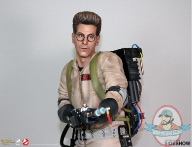 2019_09_13_20_55_45_https_www.sideshow.com_storage_product_images_905222_egon_spengler_ghostbuster.jpg