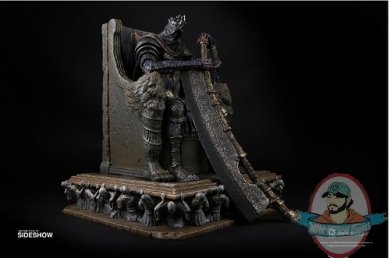2019_11_22_08_09_55_https_www.sideshow.com_storage_product_images_905485_yhorm_the_giant_dark_soul.jpg