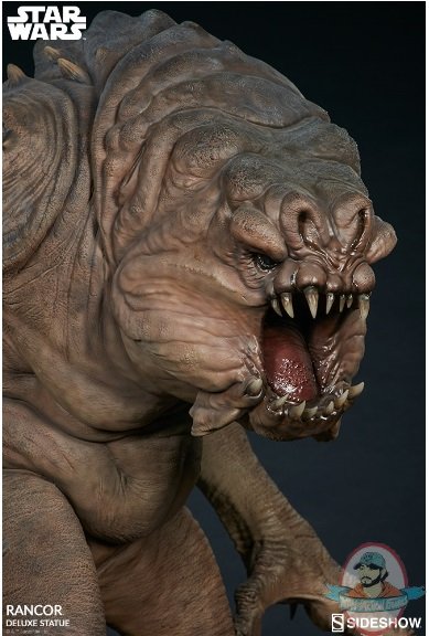 2019_11_23_00_56_47_https_www.sideshow.com_storage_product_images_300686_rancor_deluxe_statue_star.jpg