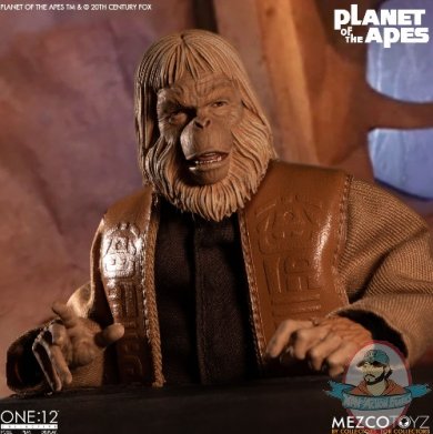 2020_03_20_15_23_40_one_12_collective_planet_of_the_apes_1968_dr._zaius_mezco_toyz_internet_e.jpg