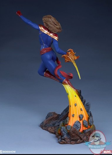 2020_06_05_09_56_26_captain_marvel_statue_by_sideshow_collectibles_sideshow_collectibles_interne.jpg
