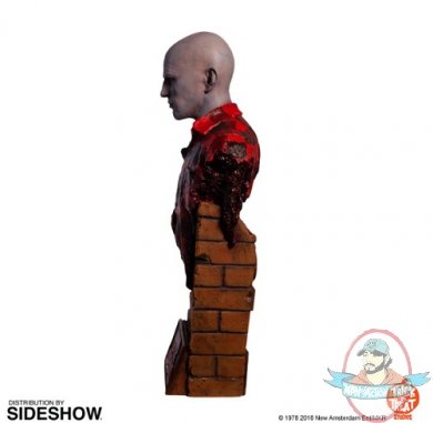 2020_06_12_12_33_39_https_www.sideshow.com_storage_product_images_906499_dawn_of_the_dead_airport_.jpg